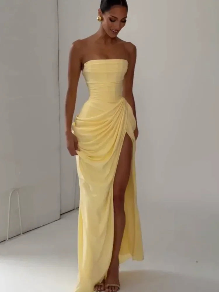 Vestido sem Alças Drapeado com Racha