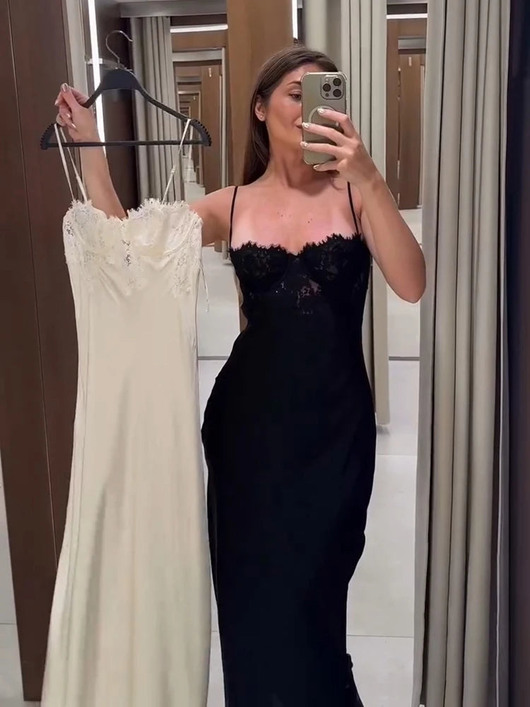 Vestido Acetinado de Alças com Renda