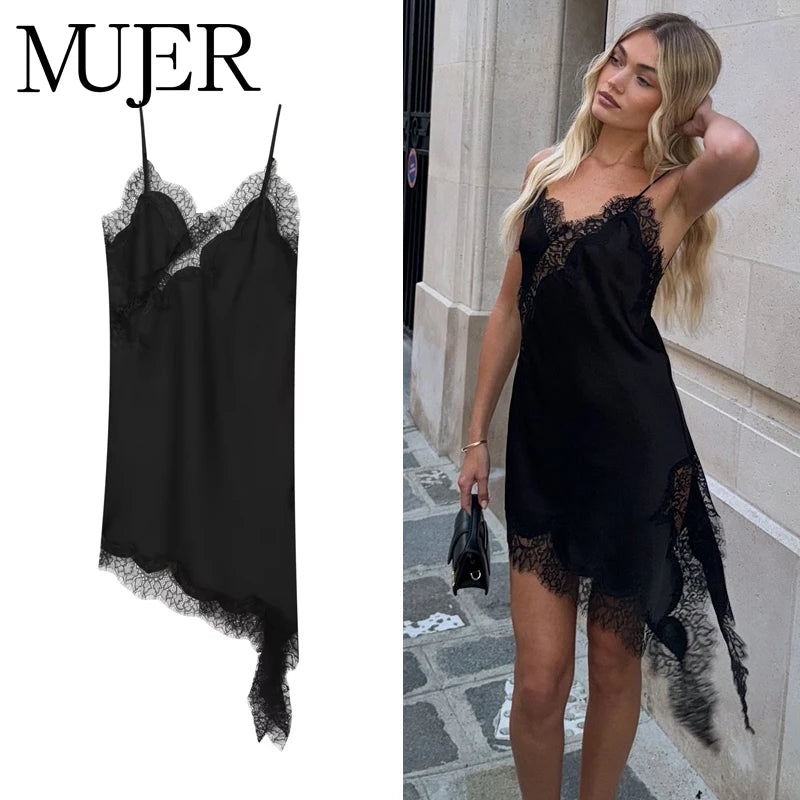 Vestido Curto Acetinado com Renda e Bainha Assimétrica