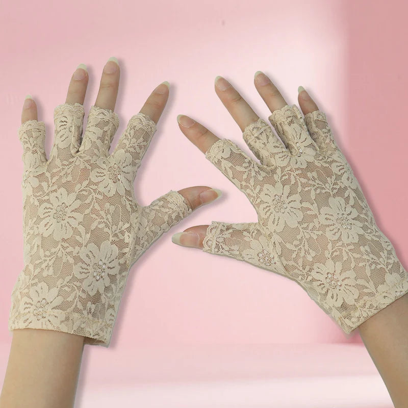 Luvas Curtas de Renda Floral sem Dedos