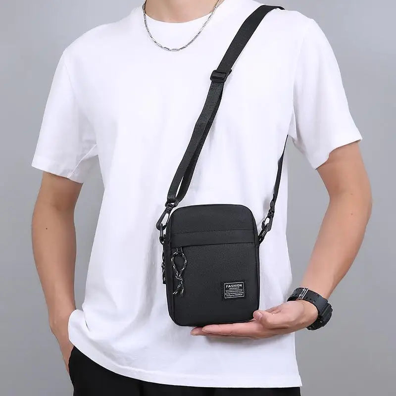 Bolsa Crossbody Compacta com Fecho