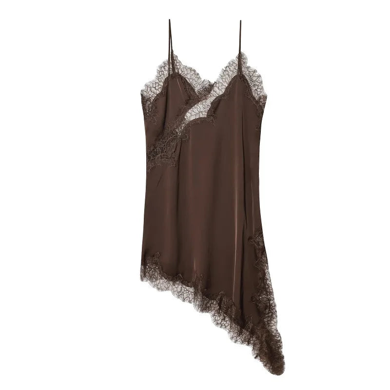 Vestido Curto Acetinado com Renda e Bainha Assimétrica