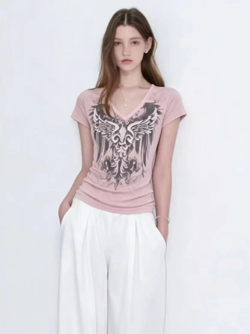 Dark Wings — T-shirt com Decote em V