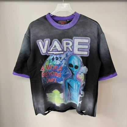 Flash — T-shirt Oversized com Grafismo e Brilhantes
