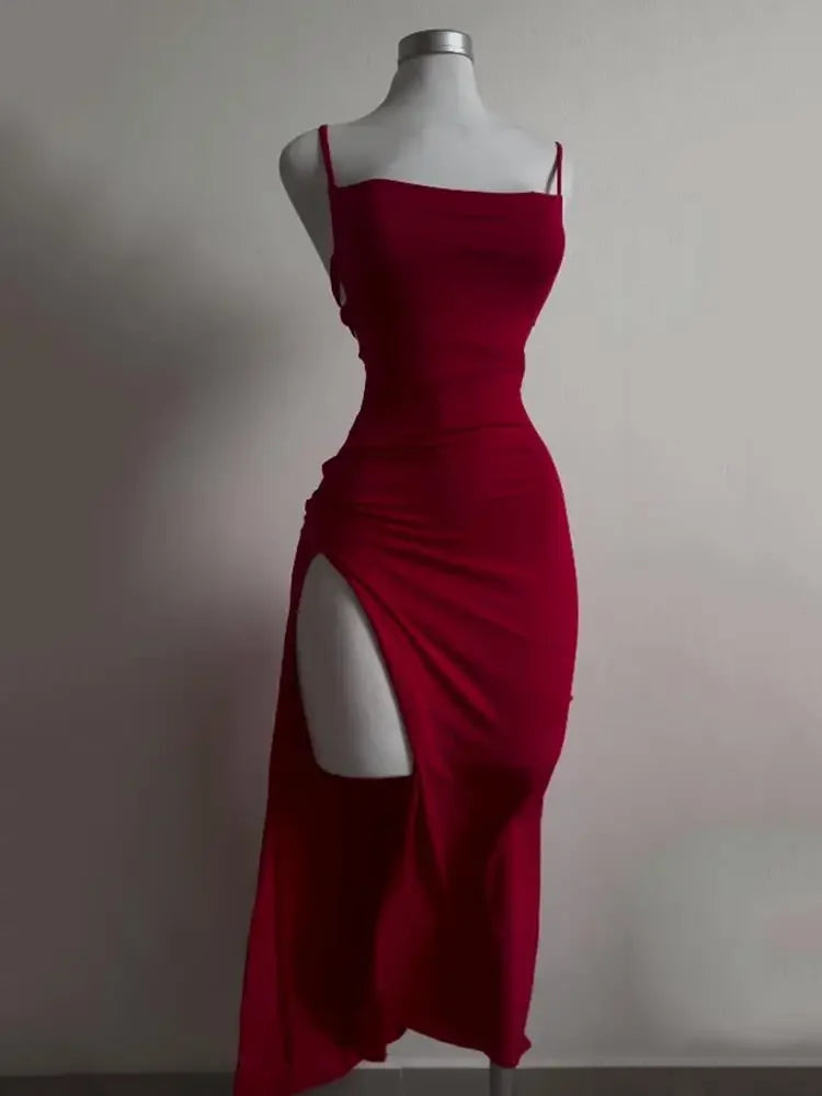 Vestido de Alças com Costas Cruzadas e Racha