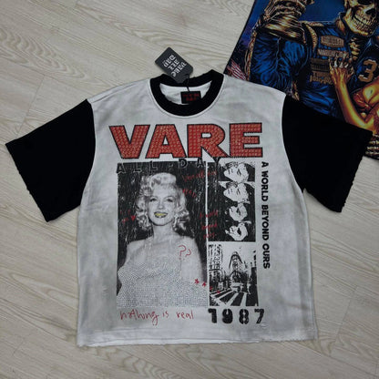 Flash — T-shirt Oversized com Grafismo e Brilhantes