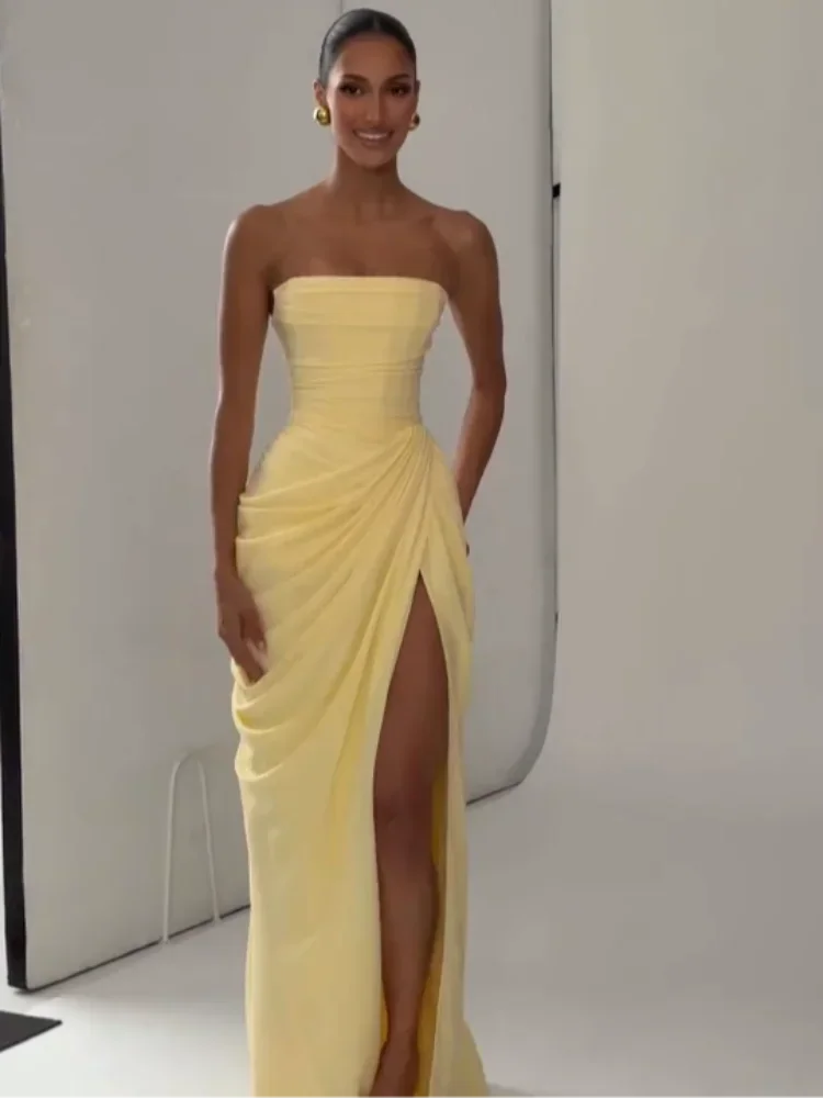 Vestido sem Alças Drapeado com Racha