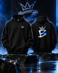 Apresentação da frente e das costas do hoodie preto com B e coroa azuis e brancos