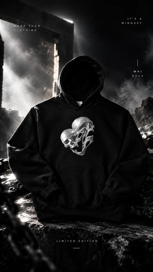 Hoodie preto com grafismo de caveiras num cenário de ruínas